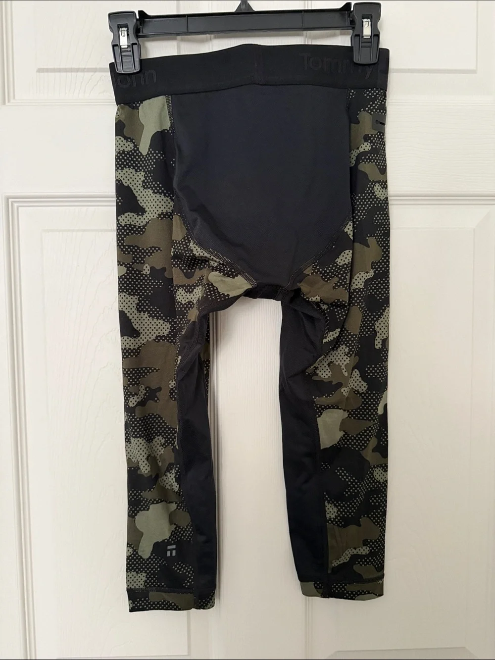 Tommy John men’s Olive Camo Athletic Leggings